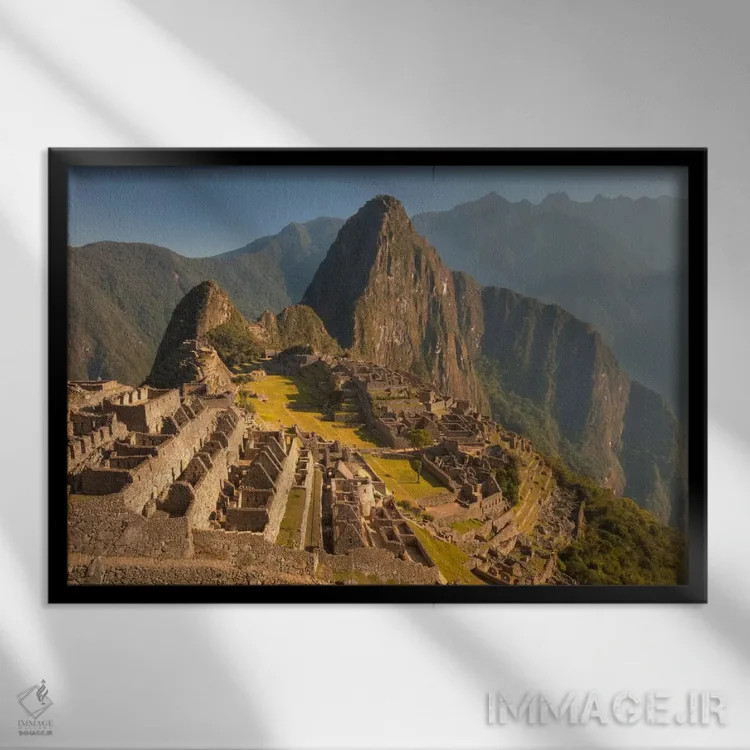 تابلو ماچو پیچو در سپیدهدم، بالای دره اوروبامبا، نزدیک کوزکو، پرو اثر کالین مونتیث - نمای قابدار مشکی