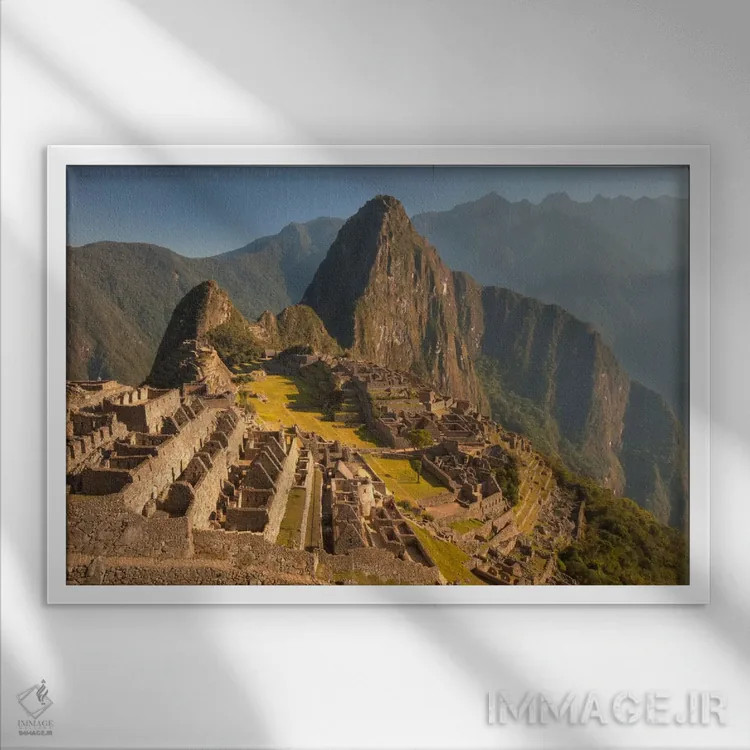 تابلو ماچو پیچو در سپیدهدم، بالای دره اوروبامبا، نزدیک کوزکو، پرو اثر کالین مونتیث - نمای قابدار سفید