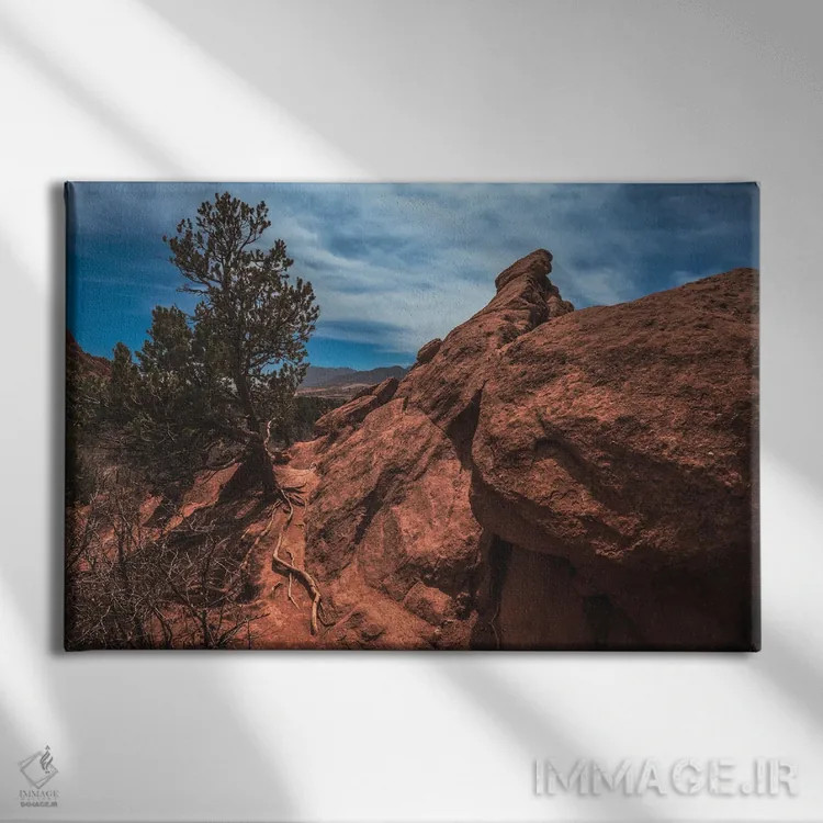 تابلو تشکیلات ماسهسنگی اثر کریستوفر توماس - نمای روبهرو روی دیوار