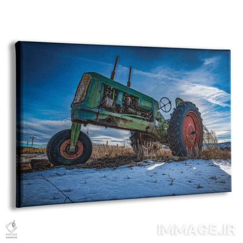 تابلو تراکتور الیور قدیمی در زمستان اثر کریستوفر توماس - نمای پرسپکتیو محصول