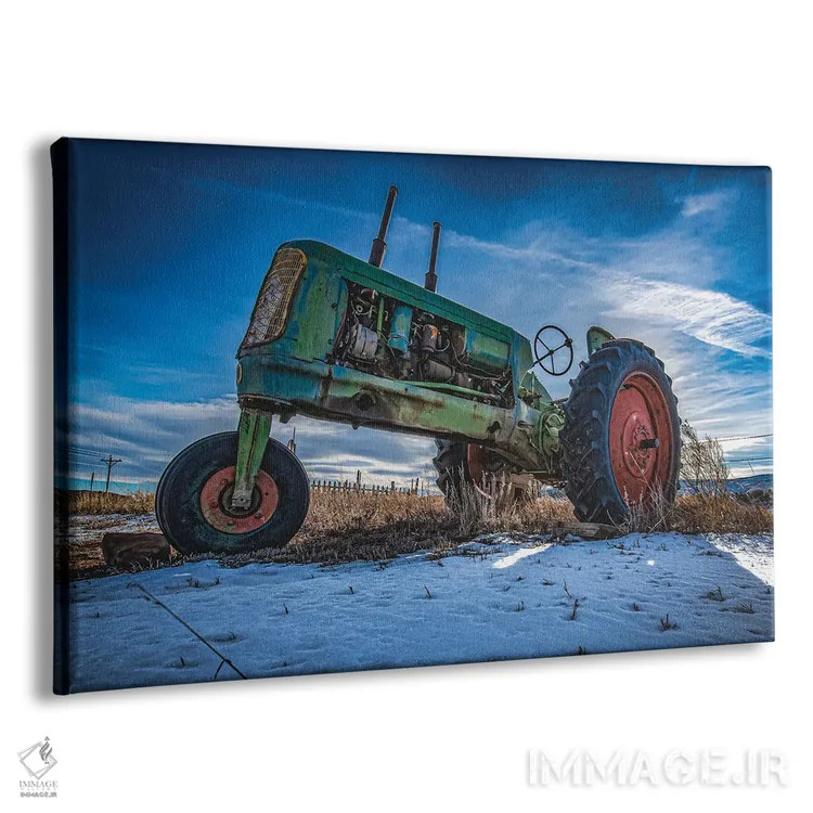 تابلو تراکتور الیور قدیمی در زمستان اثر کریستوفر توماس - نمای پرسپکتیو محصول