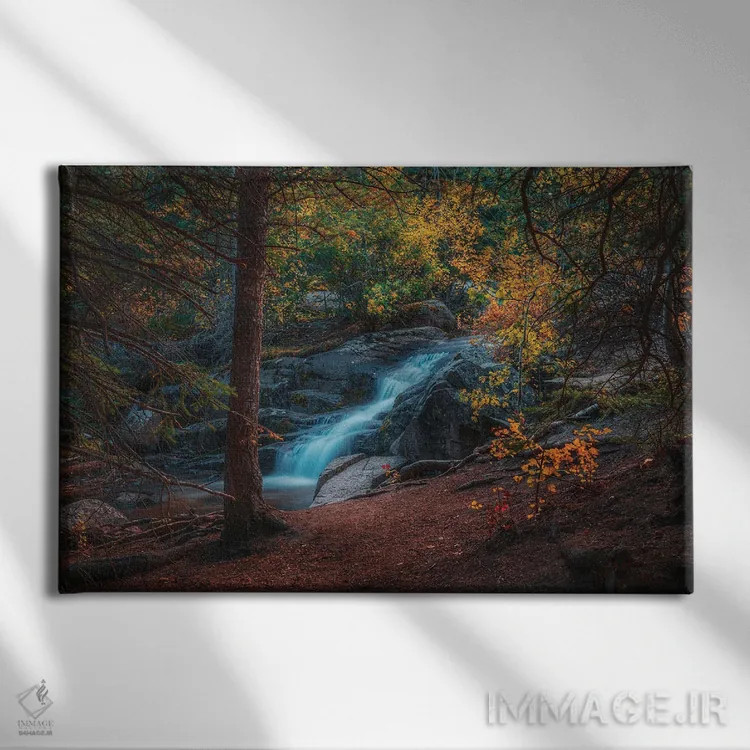 تابلو آبشار ناامیدی در پاییز اثر کریستوفر توماس - نمای روبهرو روی دیوار