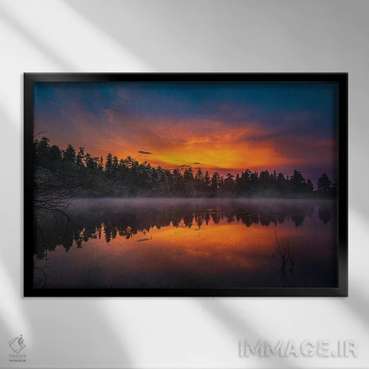 تابلو غروب دریاچه الماس اثر کریستوفر توماس - نمای قابدار مشکی