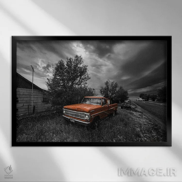 تابلو کامیون فورد قرمز قدیمی اثر کریستوفر توماس - نمای قابدار مشکی