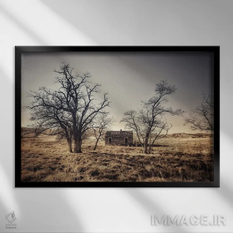 تابلو خانه کمرنگ کنار تپهها اثر کریستوفر توماس - نمای قابدار مشکی