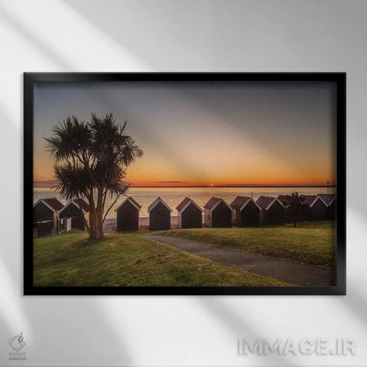 تابلو کلبههای ساحلی گرنارد بیچ اثر چاد پاول - نمای قابدار مشکی