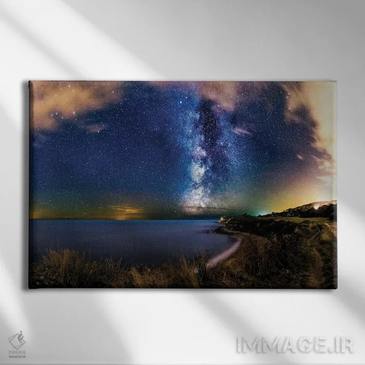 تابلو چراغهای فرانسه برخورد میکنند با راه شیری اثر چاد پاول - نمای روبهرو روی دیوار