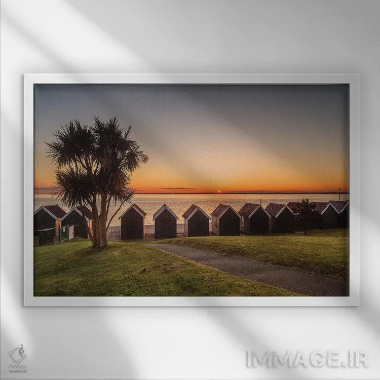 تابلو کلبههای ساحلی گرنارد بیچ اثر چاد پاول - نمای قابدار سفید