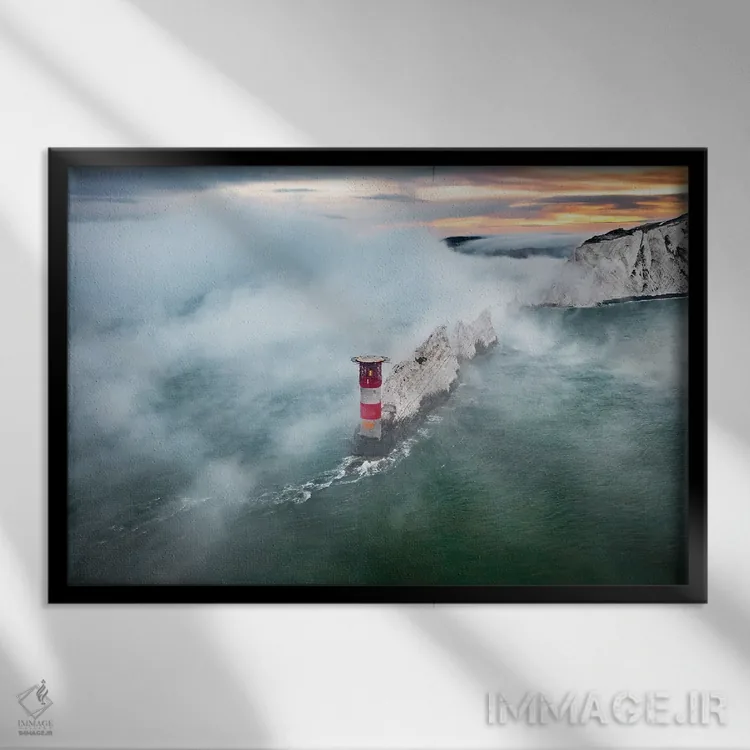 تابلو مه بر فراز نیدلز اثر چاد پاول - نمای قابدار مشکی