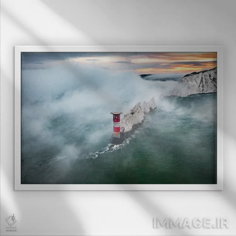 تابلو مه بر فراز نیدلز اثر چاد پاول - نمای قابدار سفید