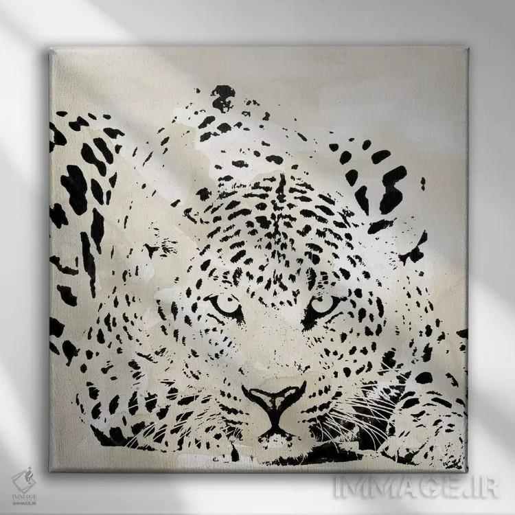 تابلو "خالهای پلنگی سه" اثر کارول رابینسون - نمای روبهرو روی دیوار