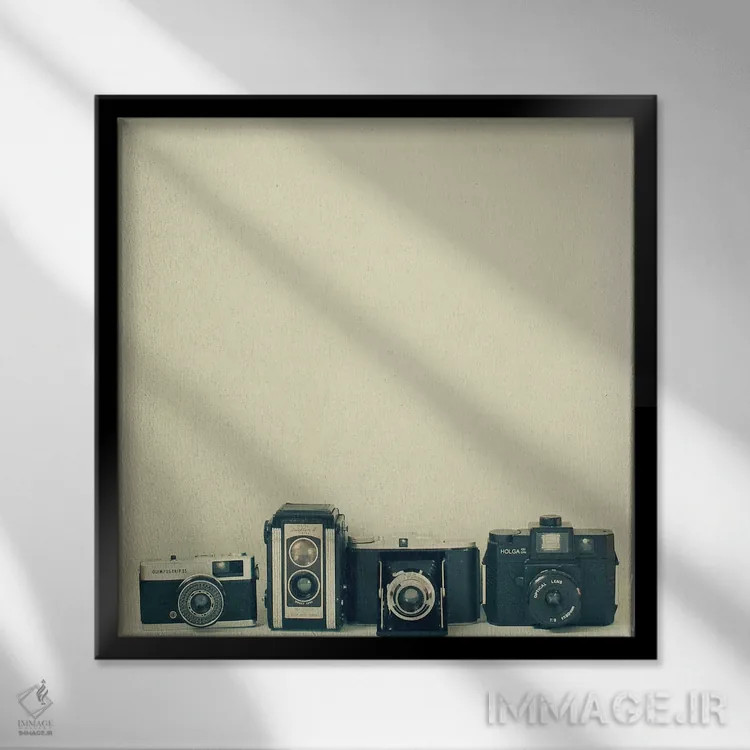 تابلو مجموعه دوربینها اثر کاسیا بک - نمای قابدار مشکی