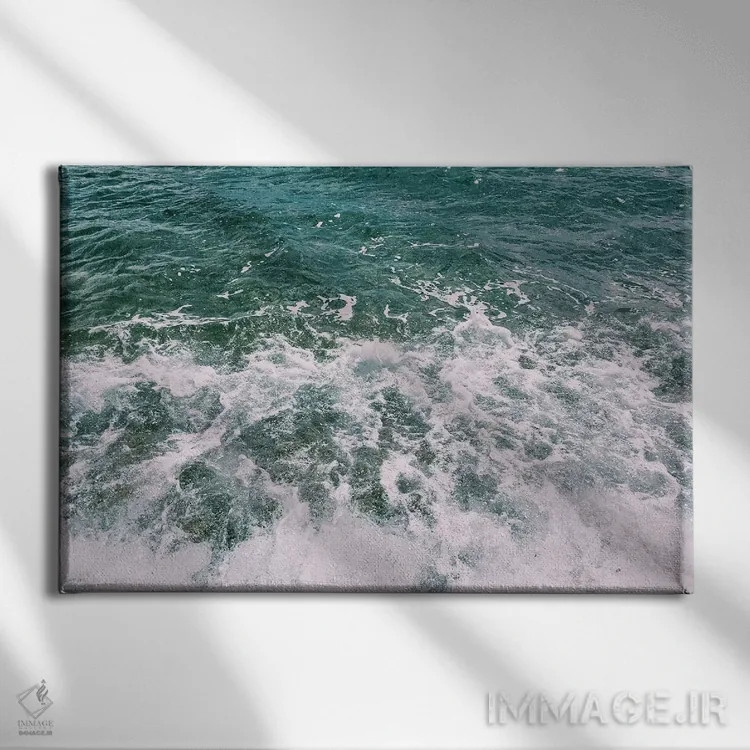 تابلو دریای آبی عمیق شماره دو اثر کاسیا بک - نمای روبهرو روی دیوار