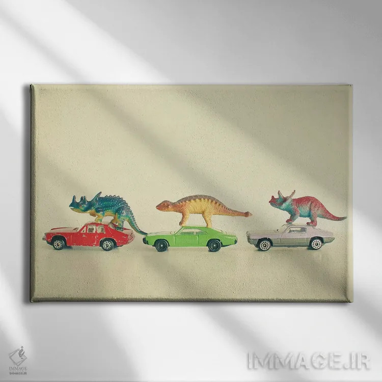 تابلو دایناسورها سوار ماشینها اثر کاسیا بک - نمای روبهرو روی دیوار