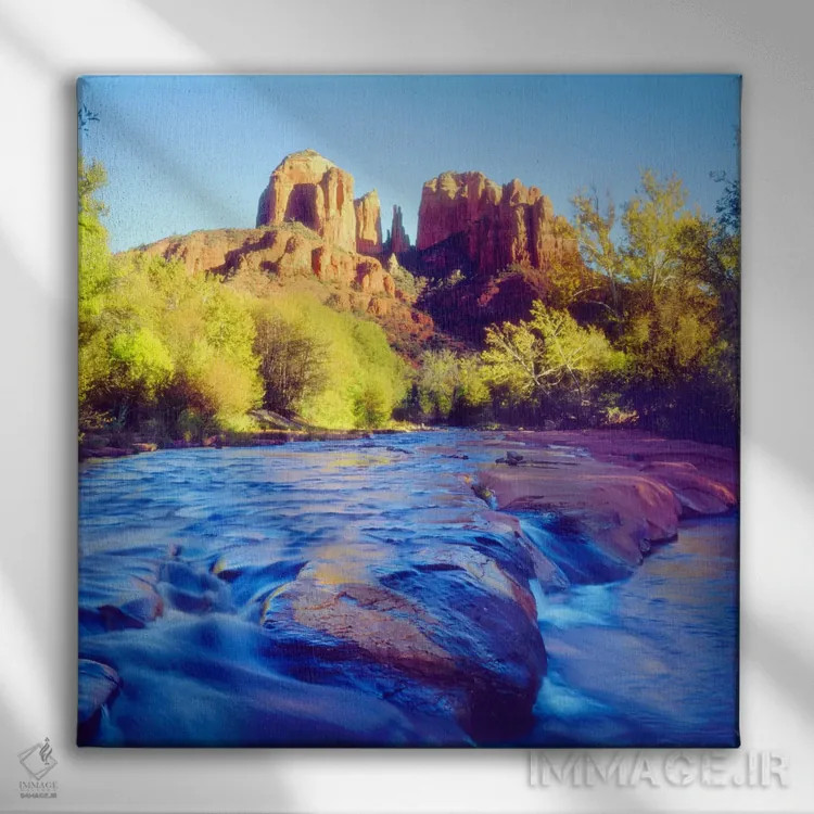 تابلو صخره کلیسایی با رود اوک در پیشزمینه، جنگل ملی کوکونینو، شهرستان یاواپای، آریزونا، آمریکا اثر کریستوفر تالبوت فرانک - نمای روبهرو روی دیوار