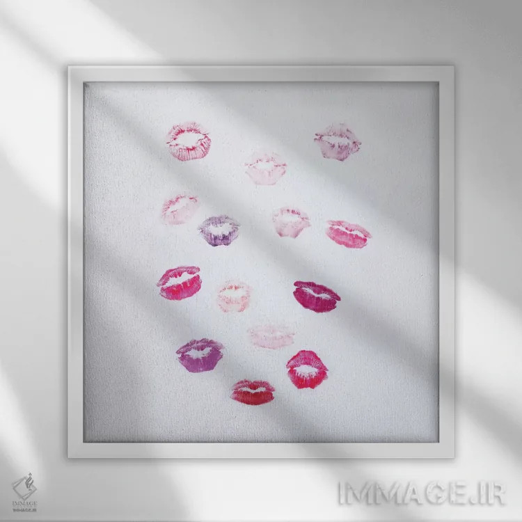 تابلو بوسه اثر چلسیا ویکتوریا - نمای قابدار سفید