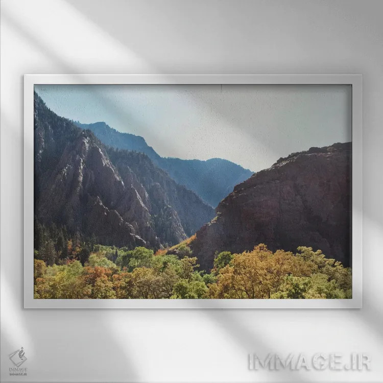 تابلو گردنهٔ کوهستانی اثر چلسیا ویکتوریا - نمای قابدار سفید