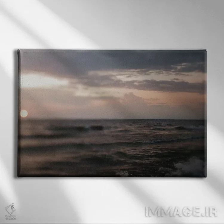 تابلو لبهٔ جهان اثر چلسیا ویکتوریا - نمای روبهرو روی دیوار