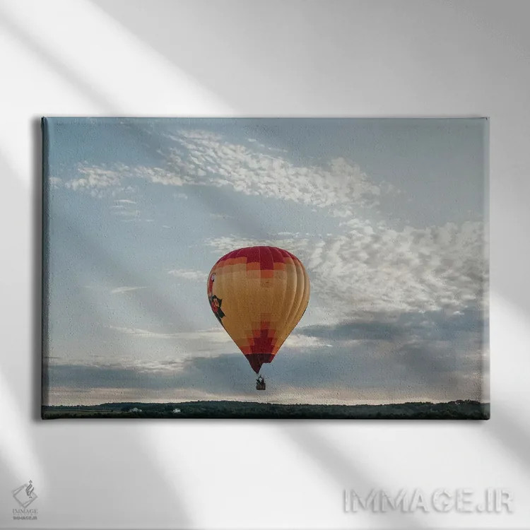 تابلو بالون هوای گرم اثر چلسیا ویکتوریا - نمای روبهرو روی دیوار