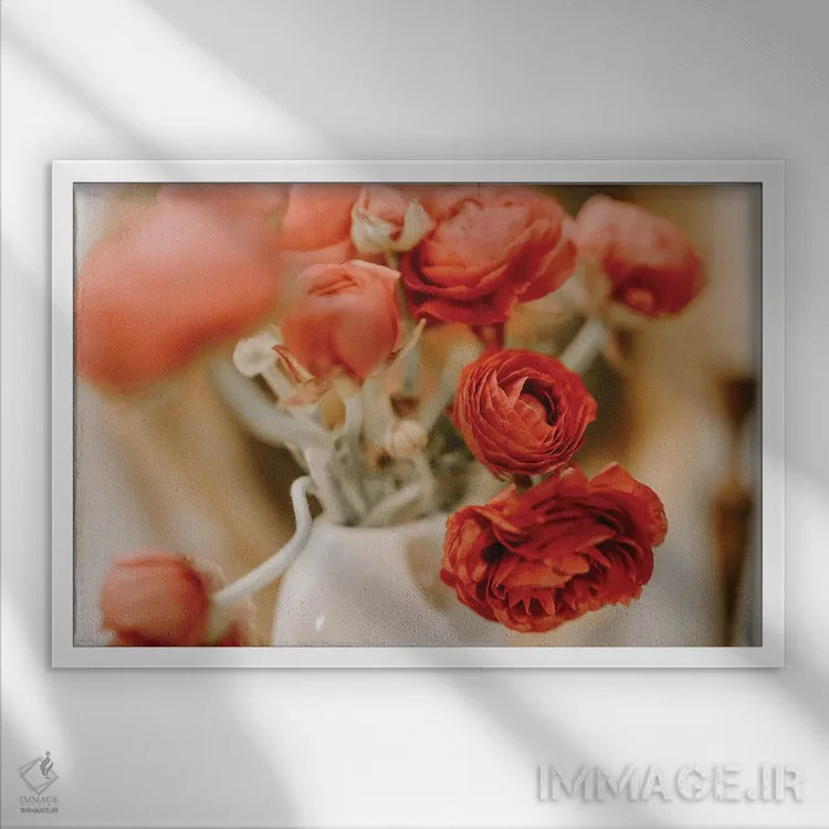 تابلو شکوفه آلاله اثر چلسیا ویکتوریا - نمای قابدار سفید