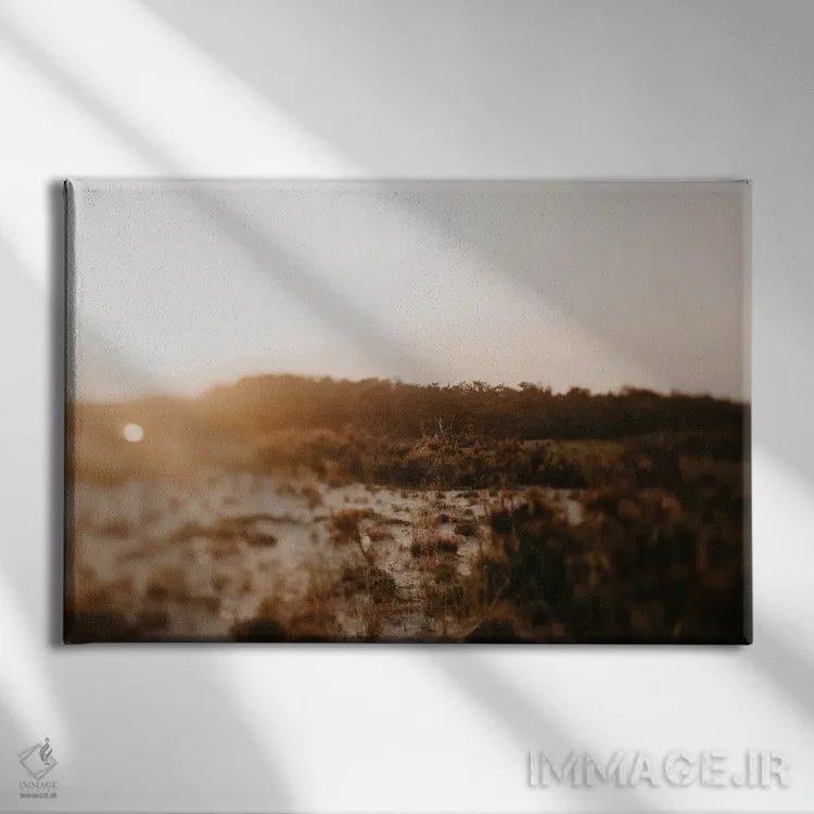 تابلو ساعت طلایی مارکونی اثر چلسیا ویکتوریا - نمای روبهرو روی دیوار