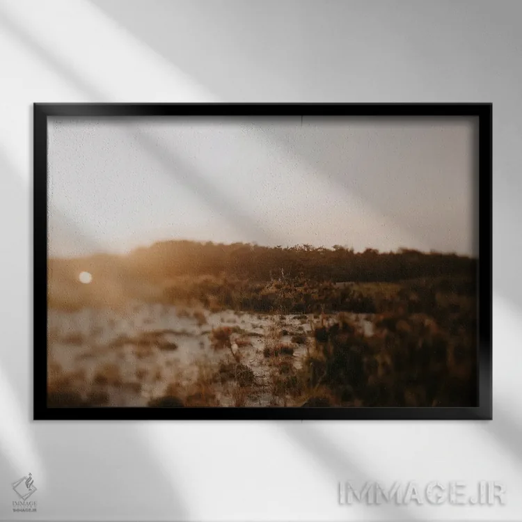 تابلو ساعت طلایی مارکونی اثر چلسیا ویکتوریا - نمای قابدار مشکی