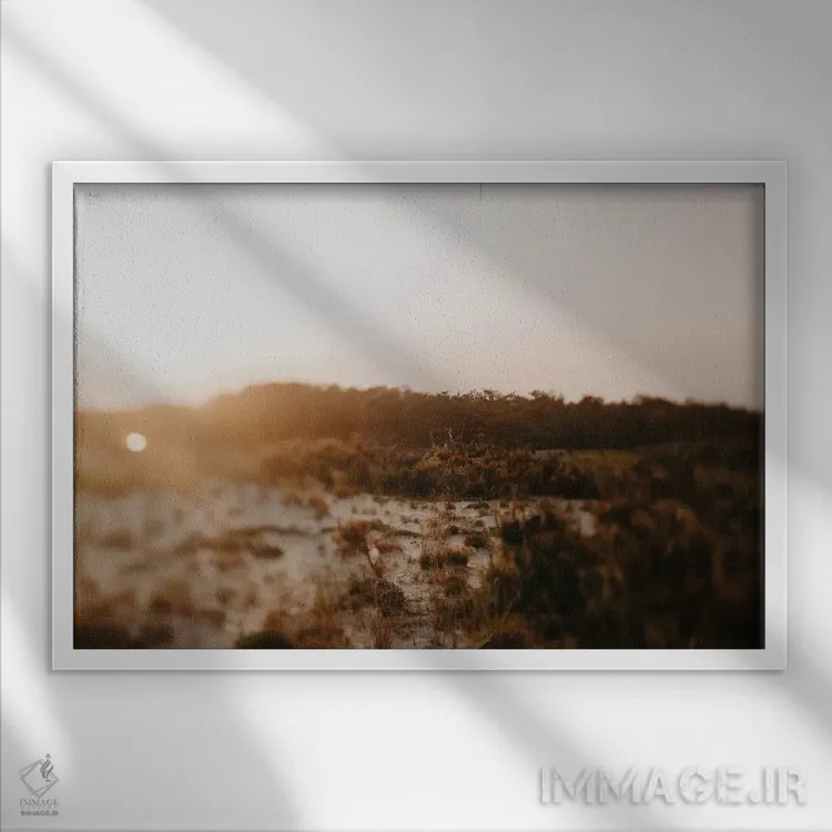 تابلو ساعت طلایی مارکونی اثر چلسیا ویکتوریا - نمای قابدار سفید