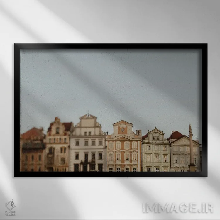 تابلو خانههای میدان مرکزی پراگ اثر چلسیا ویکتوریا - نمای قابدار مشکی