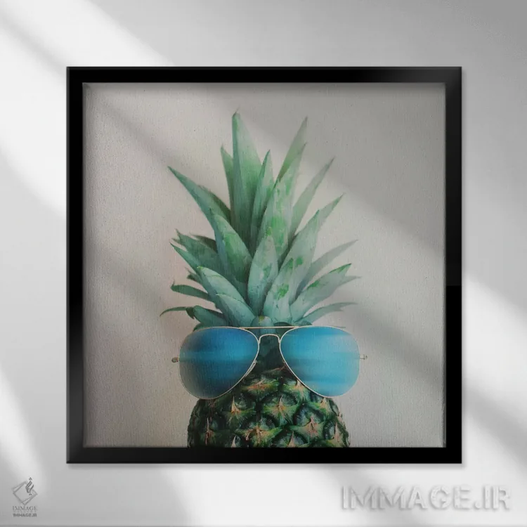 تابلو آناناس در بهشت اثر چلسیا ویکتوریا - نمای قابدار مشکی