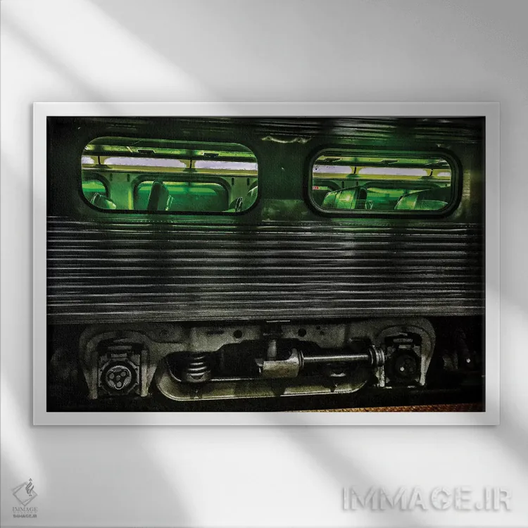 تابلو قطار شبانه اثر کیتلین ورا - نمای قابدار سفید