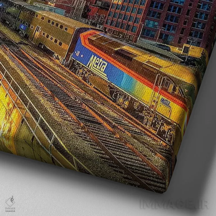 تابلو قطار شمالرو اثر کیتلین ورا - نمای نزدیک بافت بوم