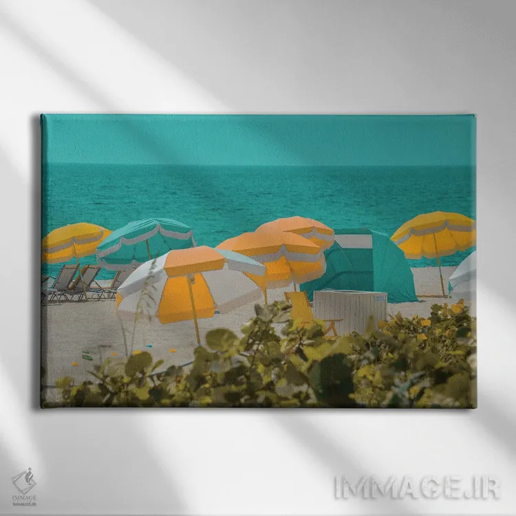 تابلو چترها ۱ اثر کارلوس وارگاس - نمای روبهرو روی دیوار