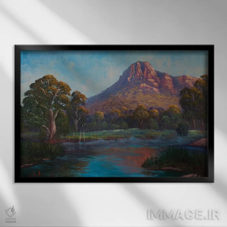 تابلو نور صبح زود بر کوه استرجن ویکتوریا اثر کریستوفر ویدال - نمای قابدار مشکی