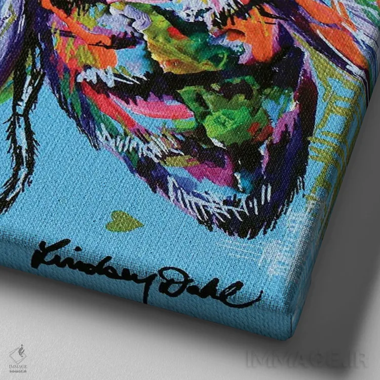 تابلو زنبور آبی آسمانی اثر لیندزی دال - نمای نزدیک بافت بوم