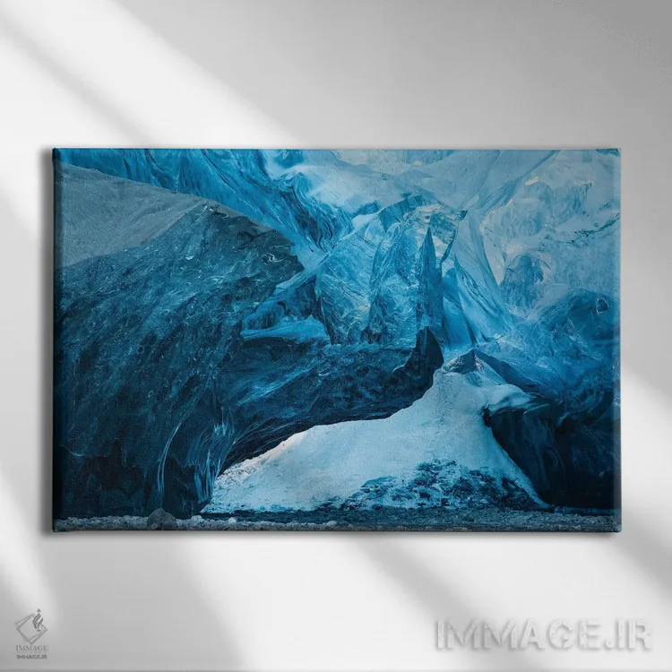 تابلو غار یخی ایسلند ۱ اثر دیوید کلاپ - نمای روبهرو روی دیوار