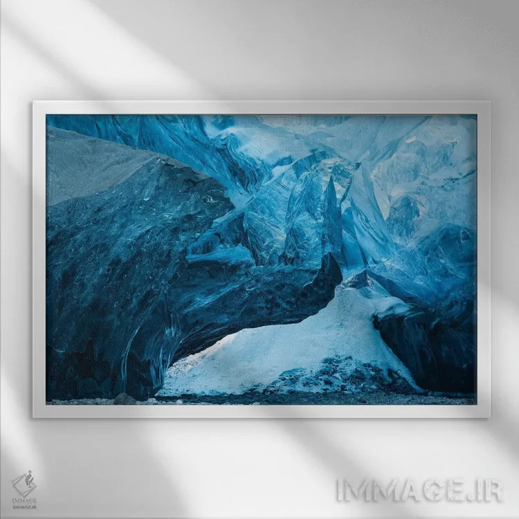تابلو غار یخی ایسلند ۱ اثر دیوید کلاپ - نمای قابدار سفید
