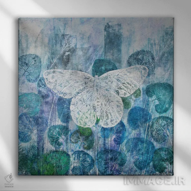 تابلو پروانه در آبی اثر دنیلا کارلتی - نمای روبهرو روی دیوار