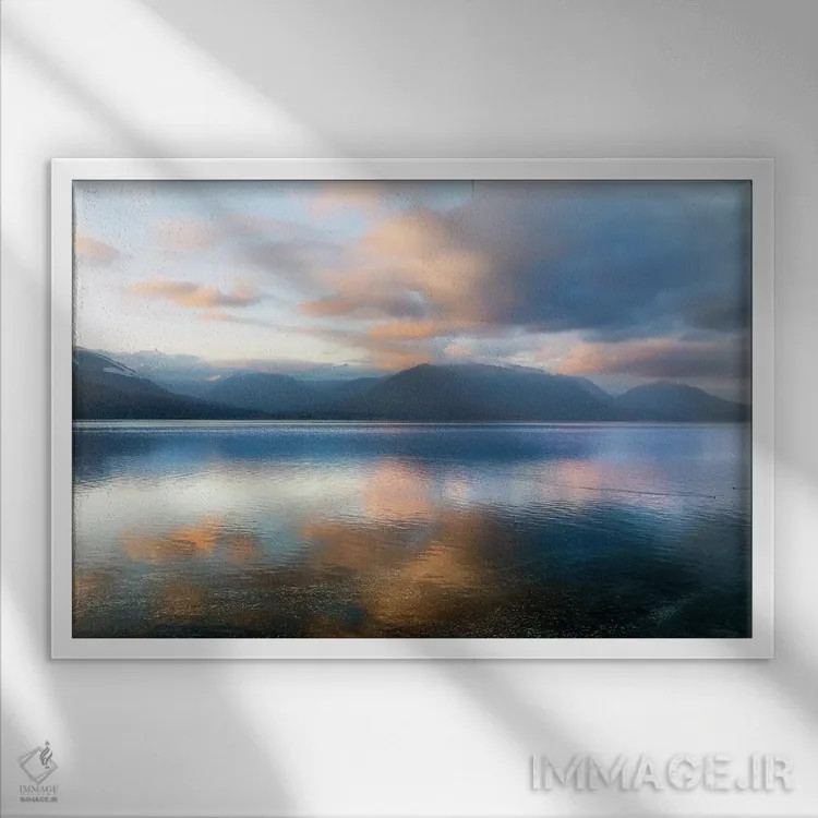 تابلو ساعت جادویی اثر دانیتا دلیمنت - نمای قابدار سفید