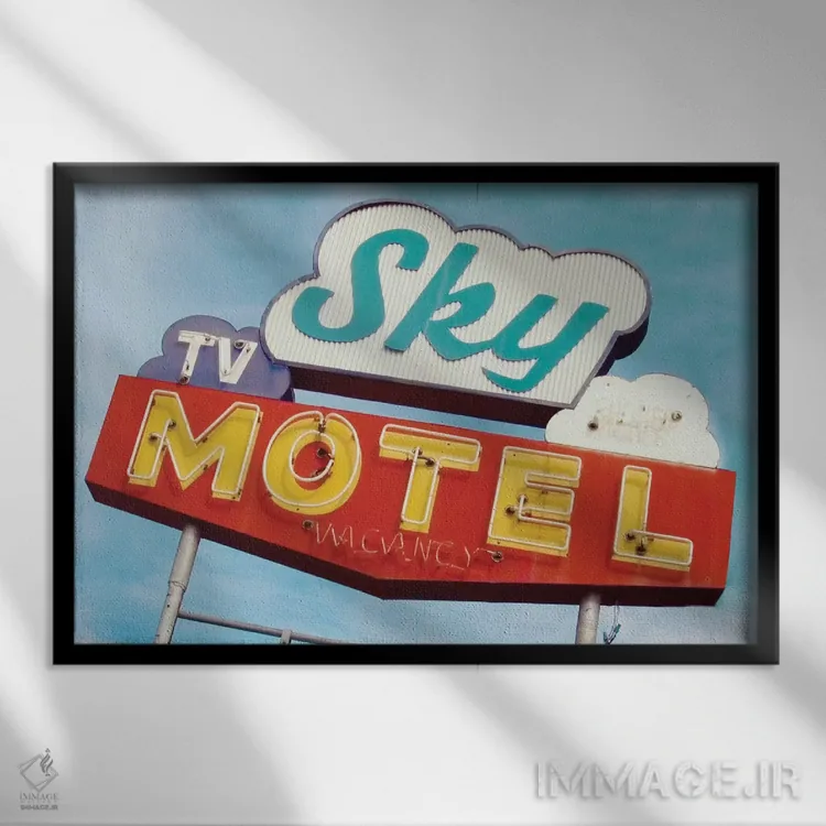 تابلو موتل آسمانی اثر دانیتا دلیمنت - نمای قابدار مشکی