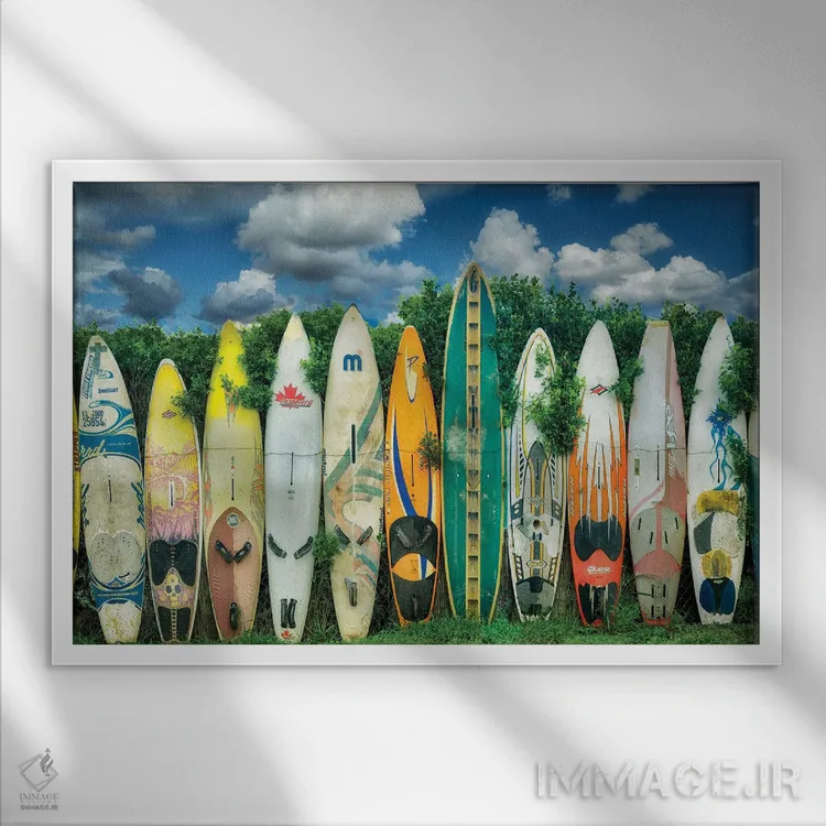 تابلو حصار تخته موجسواری ۳ اثر دنیس فراتس - نمای قابدار سفید