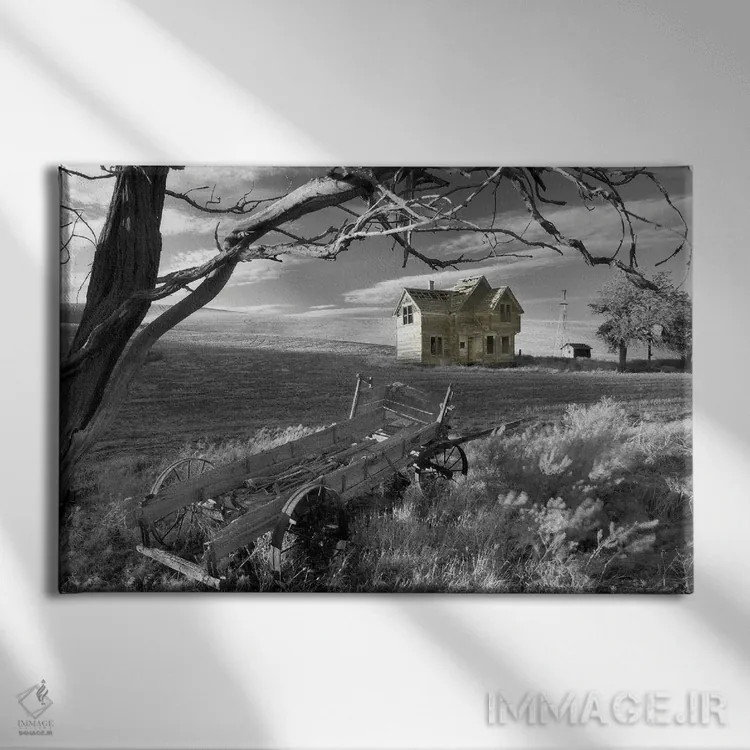 تابلو مزرعهٔ متروکه اثر دنیس فراتس - نمای روبهرو روی دیوار
