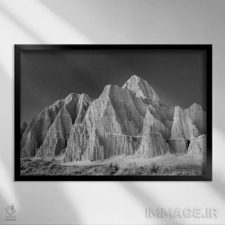 تابلو مناره اثر دنیس فراتس - نمای قابدار مشکی