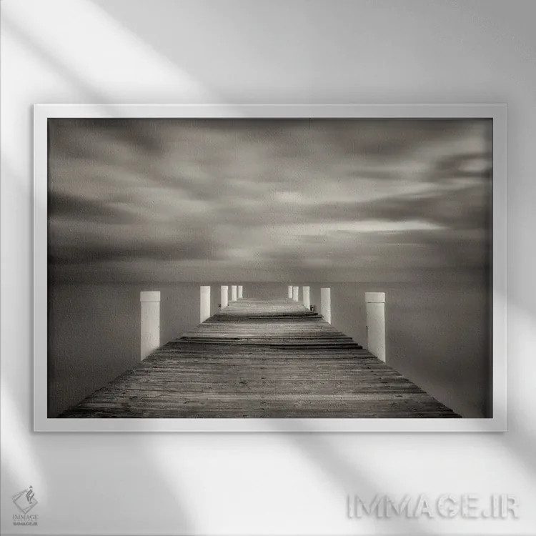 تابلو اسکله ساحلی اثر دنیس فراتس - نمای قابدار سفید