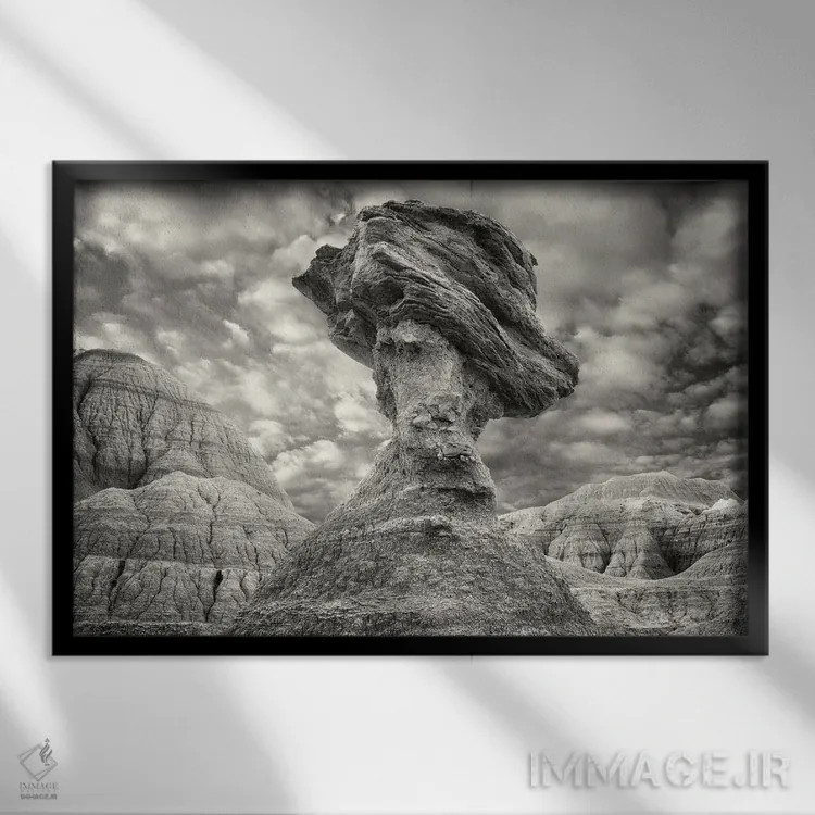 تابلو صخرهٔ متعادل اثر دنیس فراتس - نمای قابدار مشکی