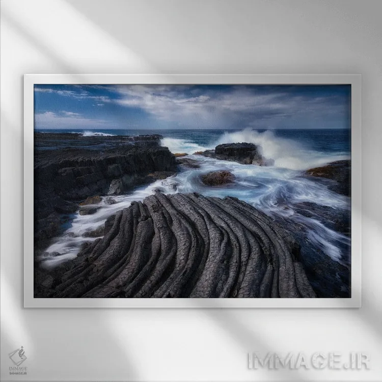 تابلو لاوا تا دریا سه اثر دنیس فراتس - نمای قابدار سفید