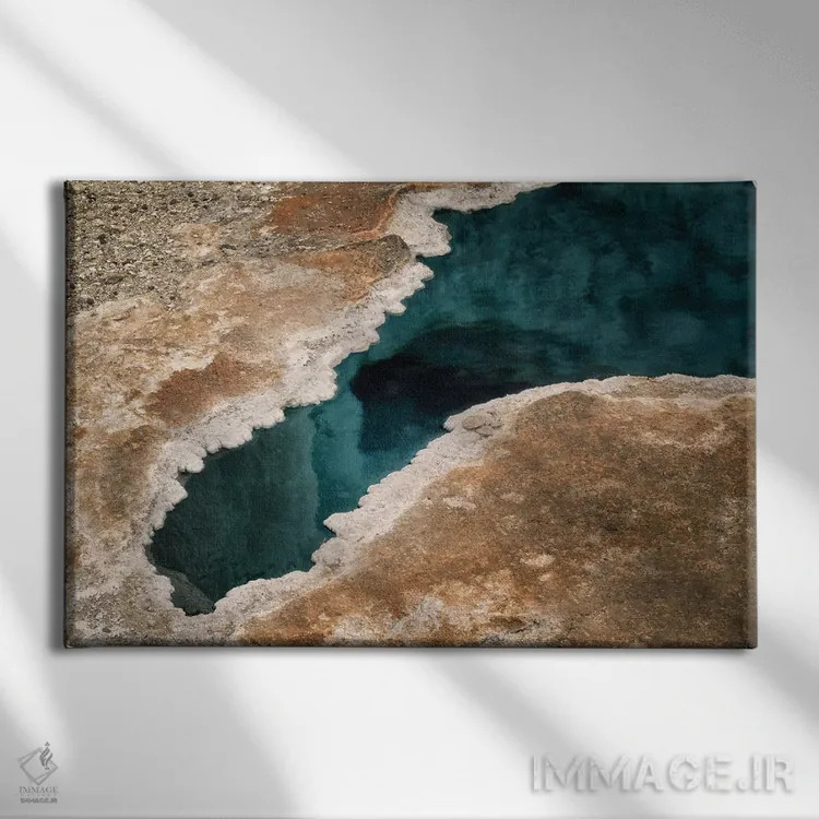 تابلو حوضهٔ زمینگرمایی اثر دنیس فراتس - نمای روبهرو روی دیوار