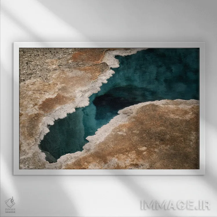 تابلو حوضهٔ زمینگرمایی اثر دنیس فراتس - نمای قابدار سفید