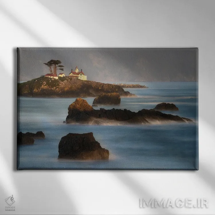 تابلو مه عصرگاهی و فانوس دریایی اثر دنیس فراتس - نمای روبهرو روی دیوار