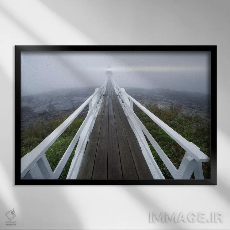 تابلو فانوس دریایی مهآلود III اثر دنیس فراتس - نمای قابدار مشکی