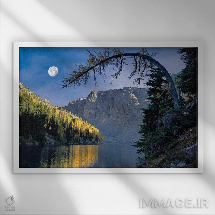 تابلو بازتاب ماه پائیزی اثر دنیس فراتس - نمای قابدار سفید